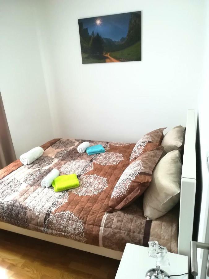 Ferienwohnung Apartmens Natali Belgrad Exterior foto